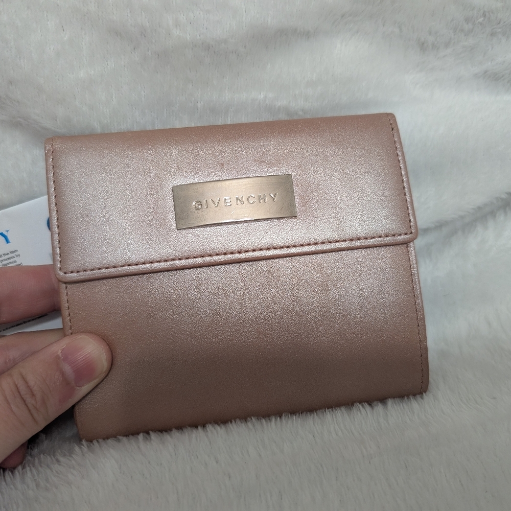 Authentic Givenchy Metallic Pearl Pink Leather Wallet - Picture 2 of 16
